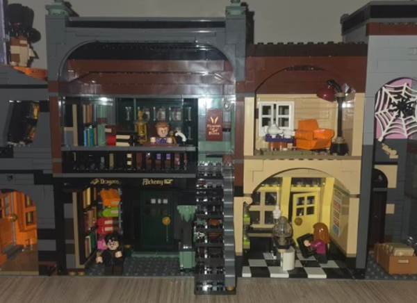 LEGO Wegisweg 75978 gebouwen en details