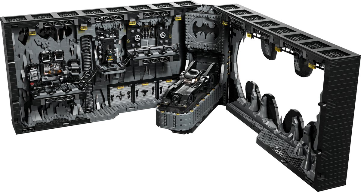 LEGO Batman Batcave Shadow Box 76252
